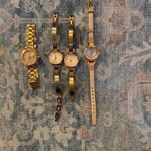 Woman’s fossil watches bundle.